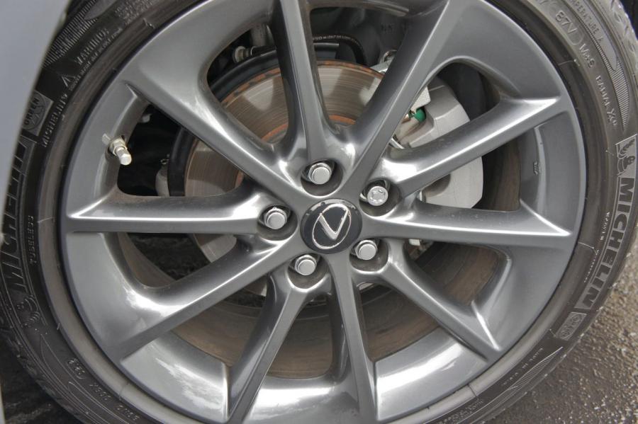  Lexus CT200h F-Sport 2012 года  (фото 6 из 13)